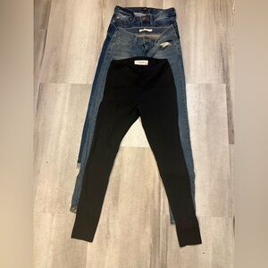 2 pairs of jeans and a joggings